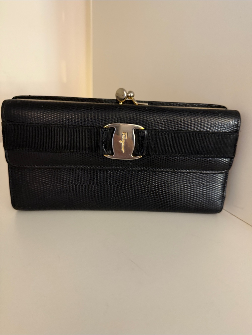 Vintage Salvatore Ferragamo Vara Bow Lizard-Embossed Continental Clutch - Picture 1 of 13